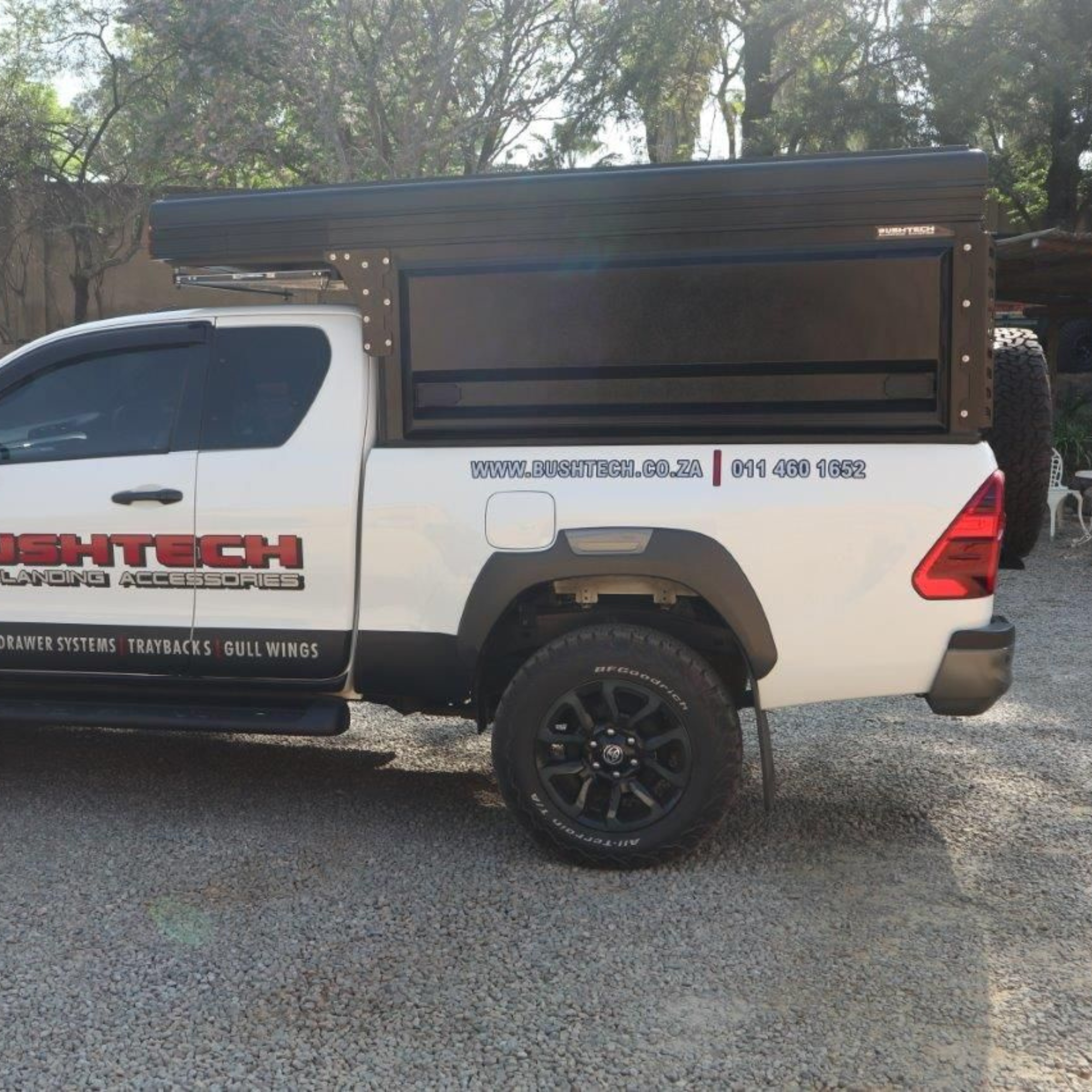 Bushtech - Bushcabin Toyota Hilux DoKa und ExCab Camper Kabine