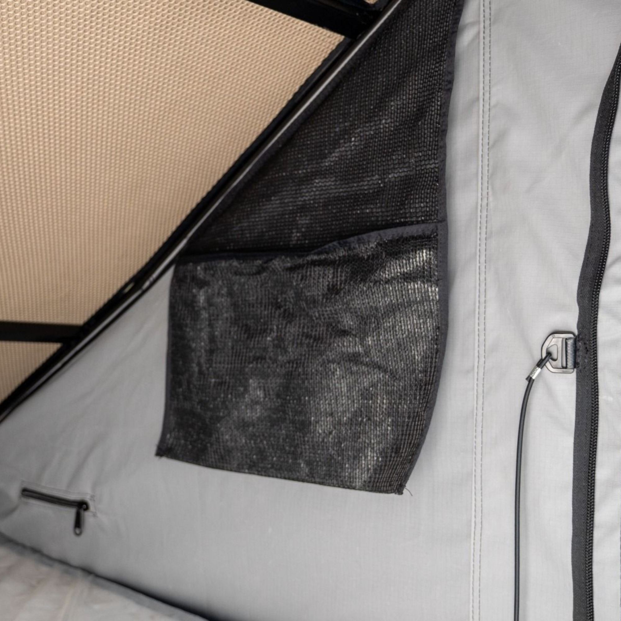 Bushtech - Bushcabin Toyota Hilux DoKa und ExCab Camper Kabine