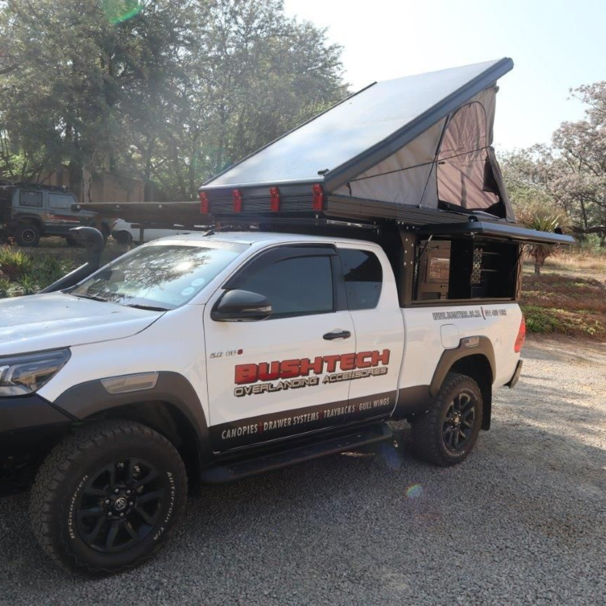Bushtech - Bushcabin Toyota Hilux DoKa und ExCab Camper Kabine