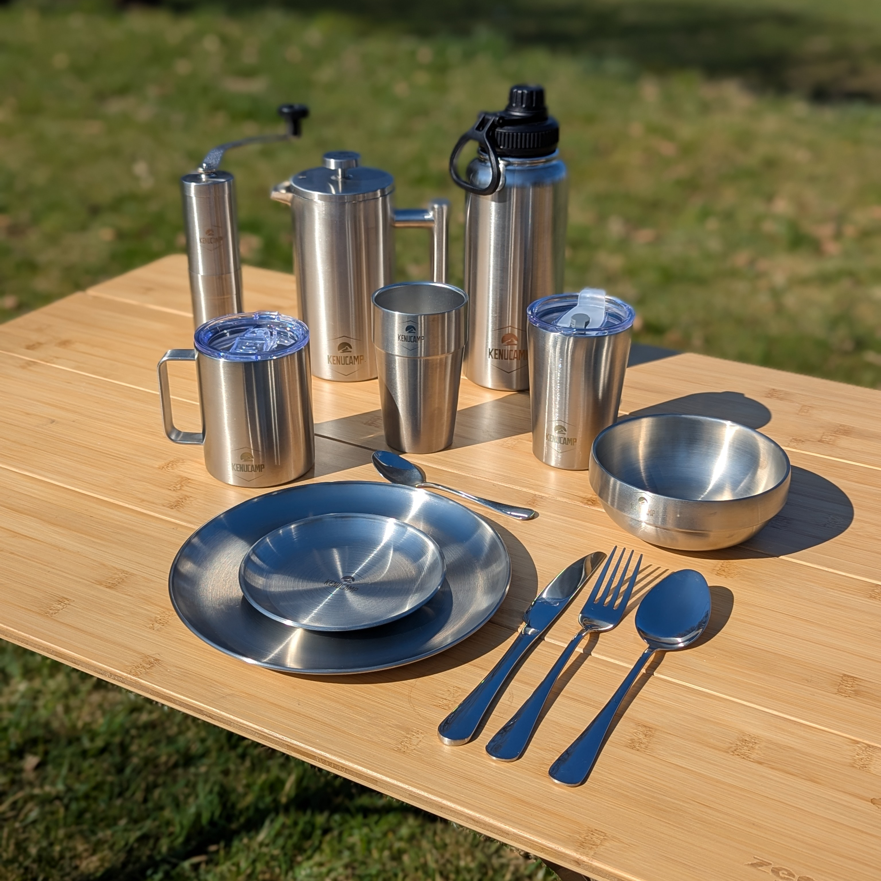 Kenucamp - Eleganter, gebürsteter Edelstahl Essteller – 23 cm