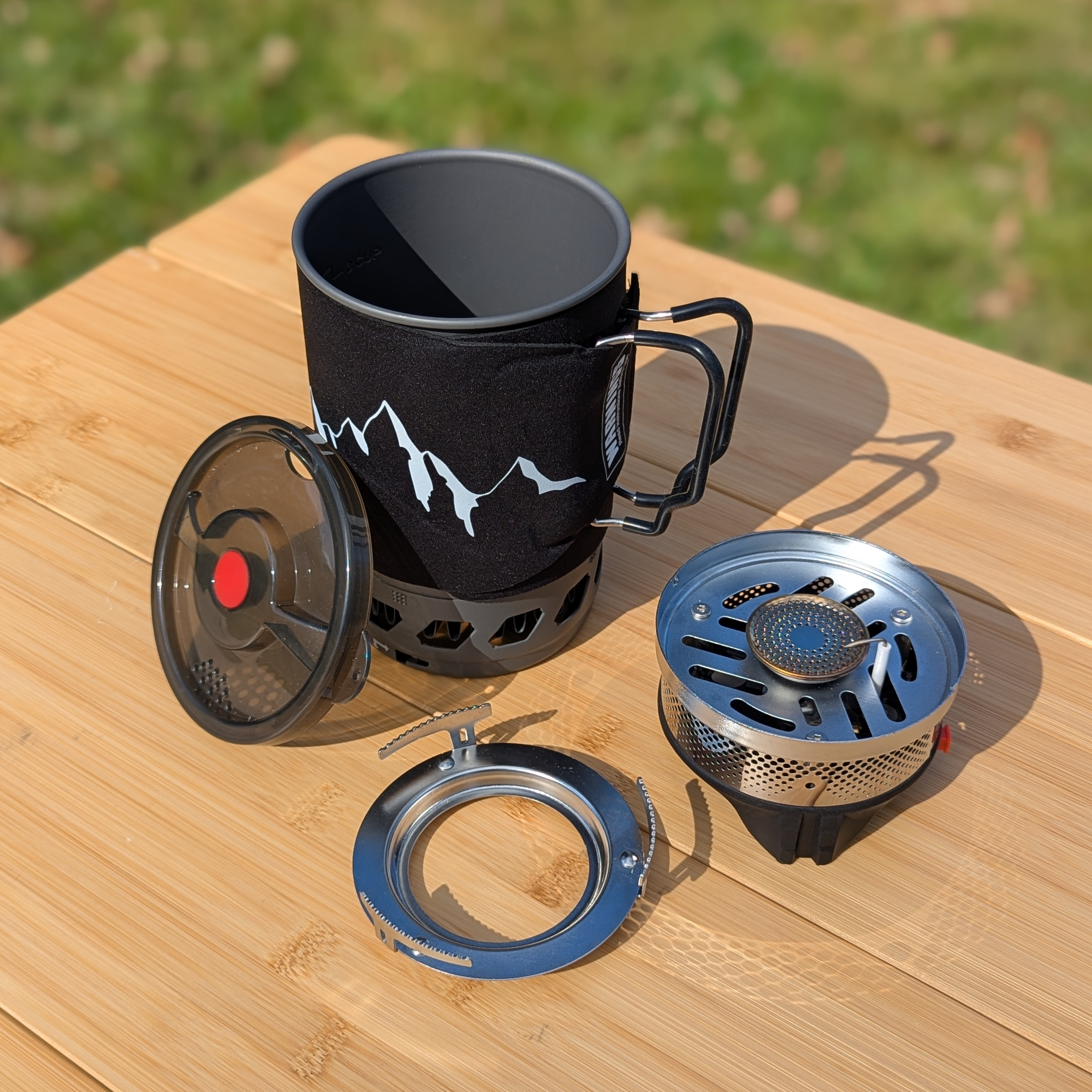 Kenucamp - Hochwertiger Gas Wasserkocher / Gas Kocher 0,9 L