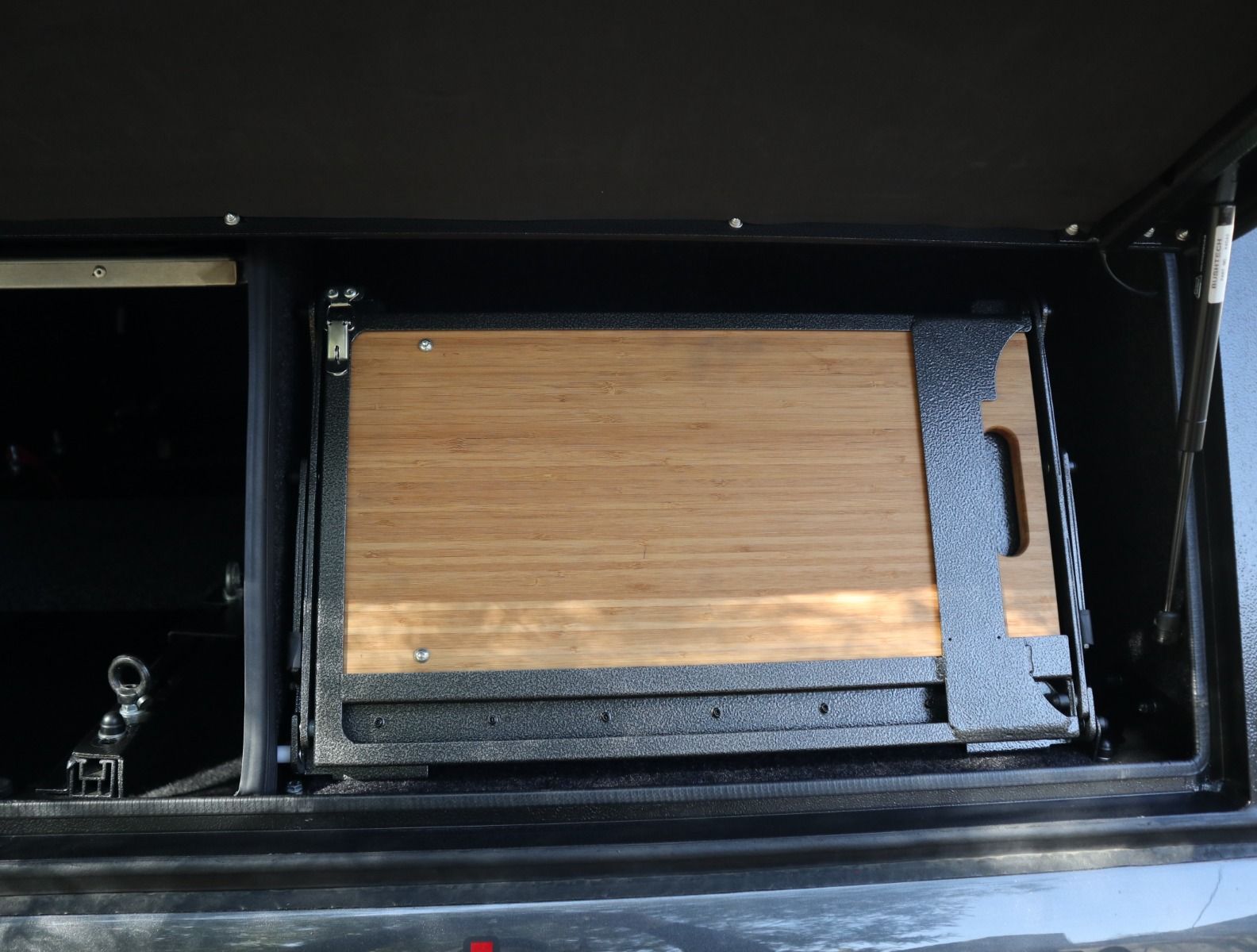 Bushtech - Klapptisch mit Ausziehtisch