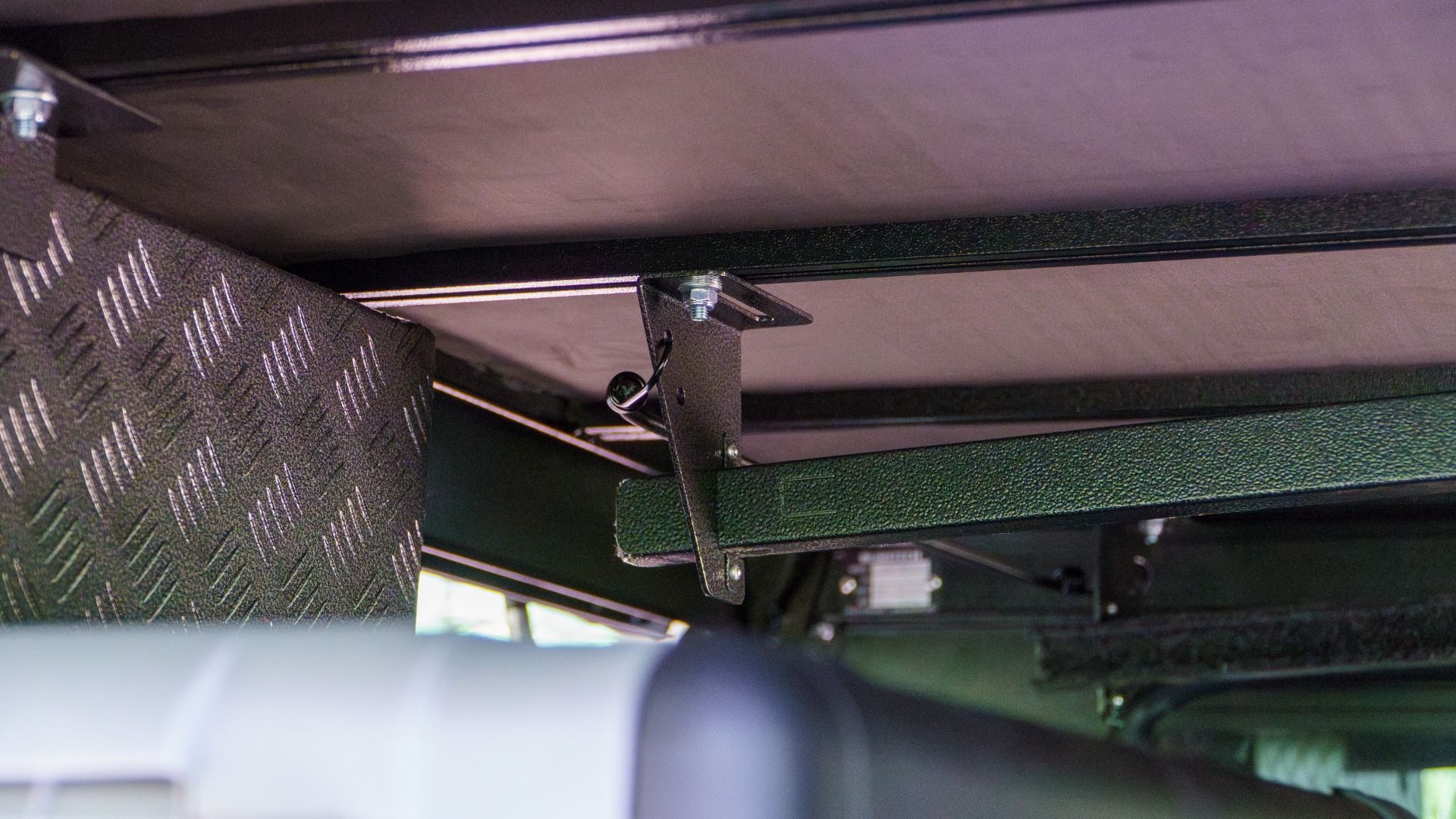 Bushtech - Campingtisch Halter