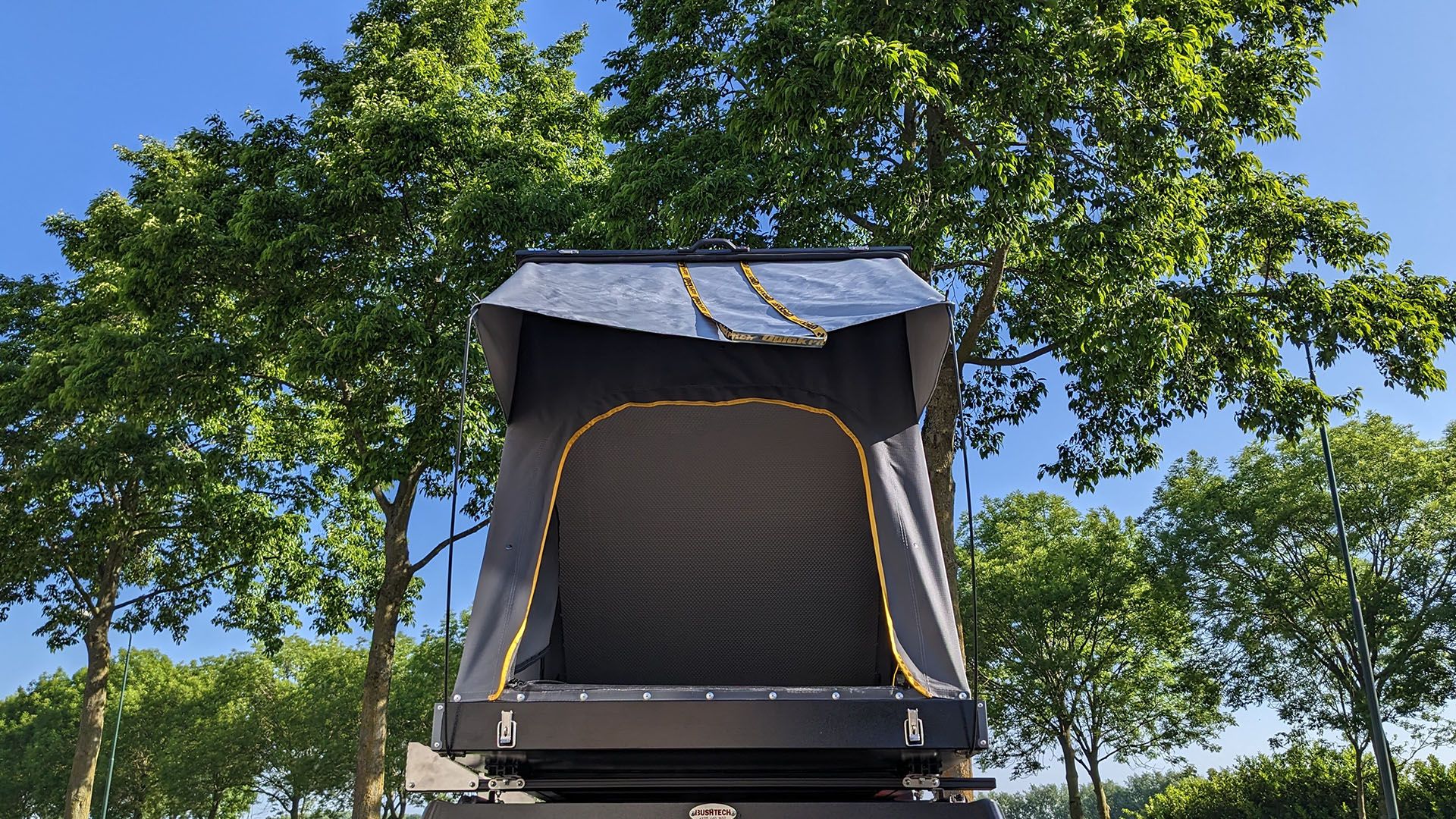 Quick Pitch - Aero-Dachzelt