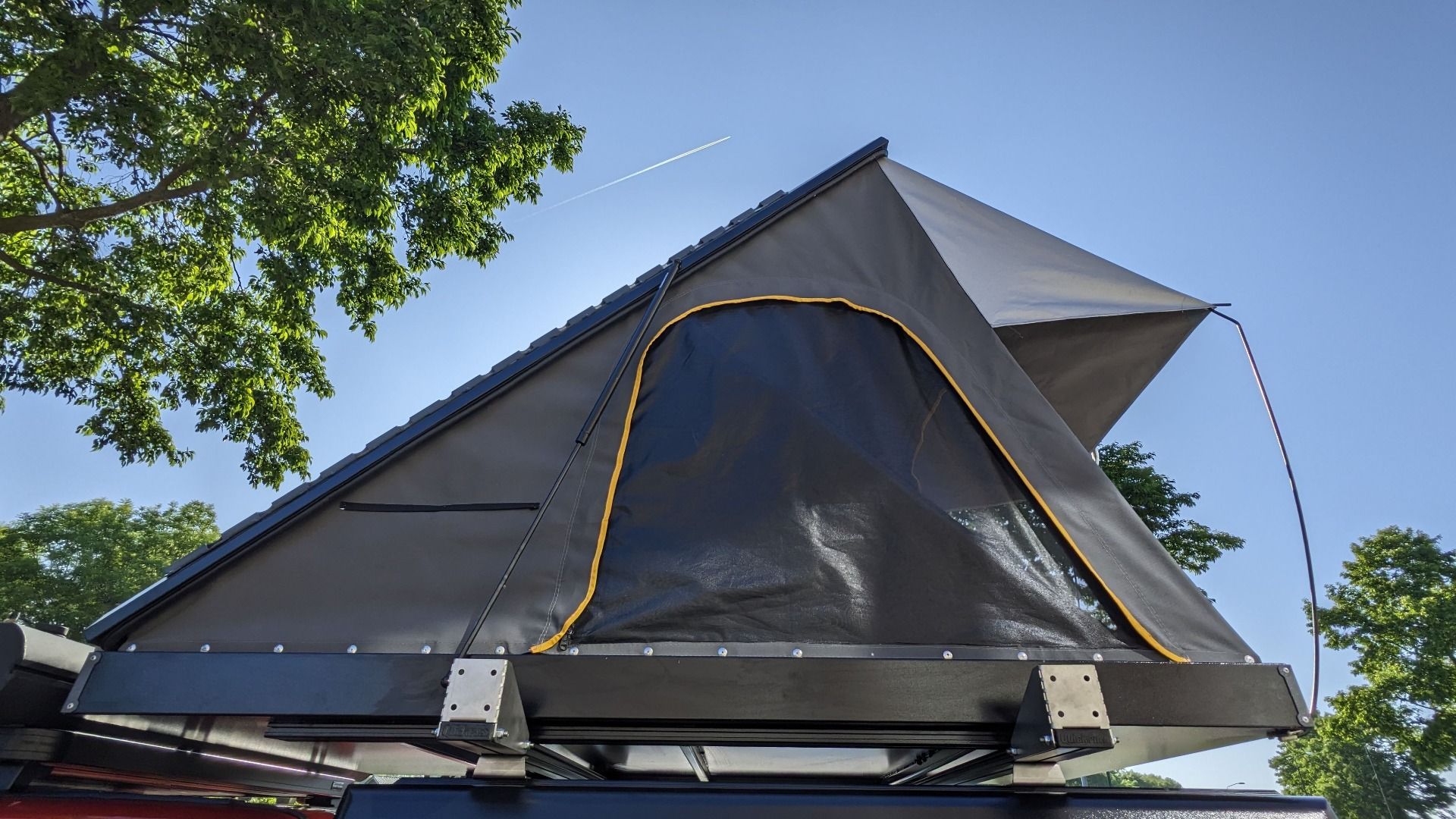 Quick Pitch - Aero-Dachzelt