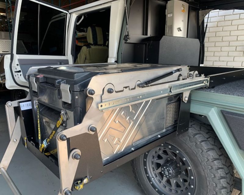 Quick Pitch - Drop Down Kühlbox Auszug