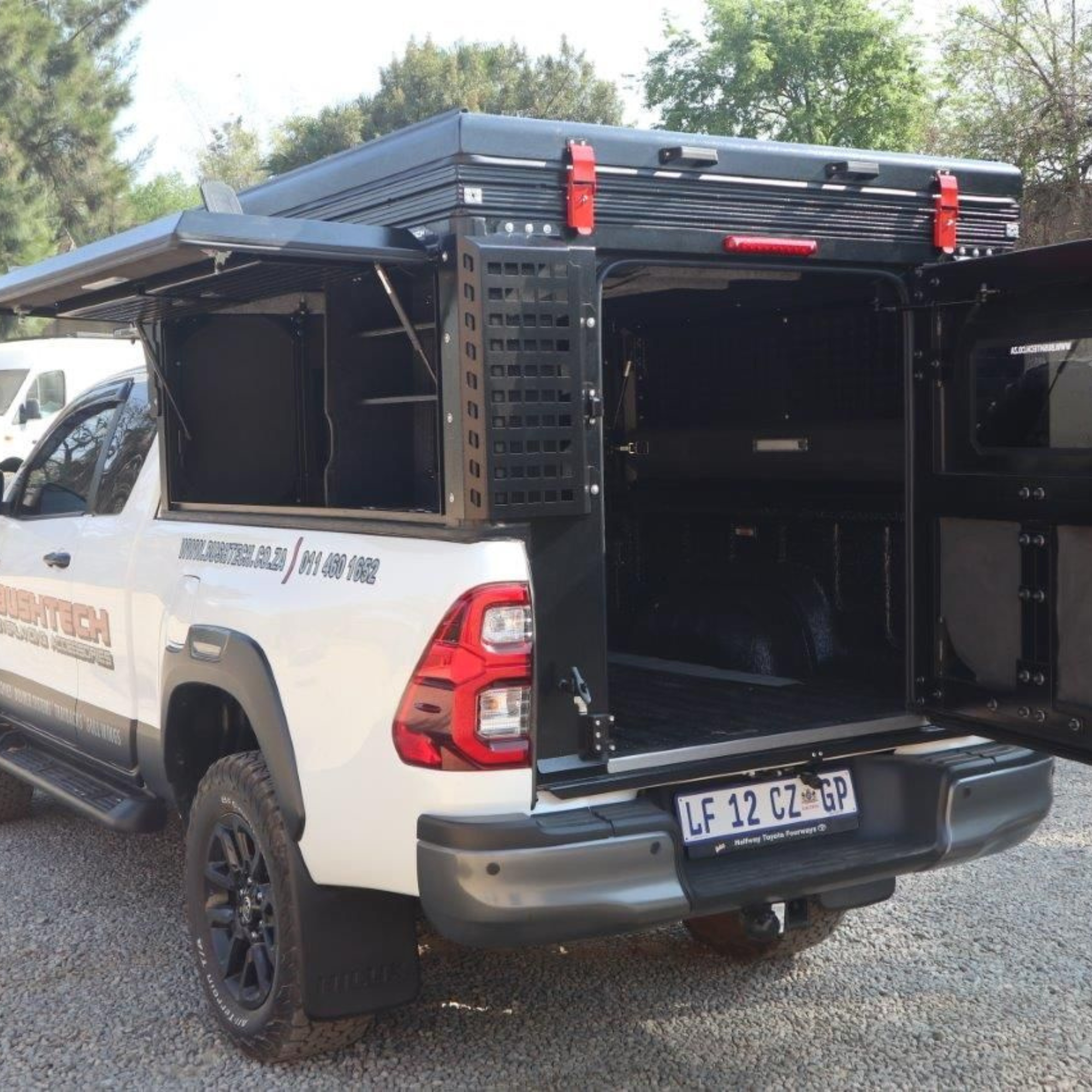 Bushtech - Bushcabin Toyota Hilux DoKa und ExCab Camper Kabine