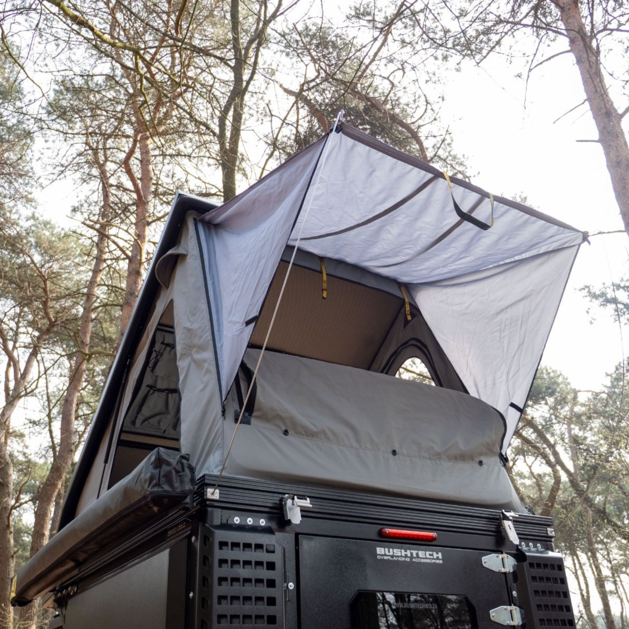 Bushtech - Bushcabin Toyota Hilux DoKa und ExCab Camper Kabine