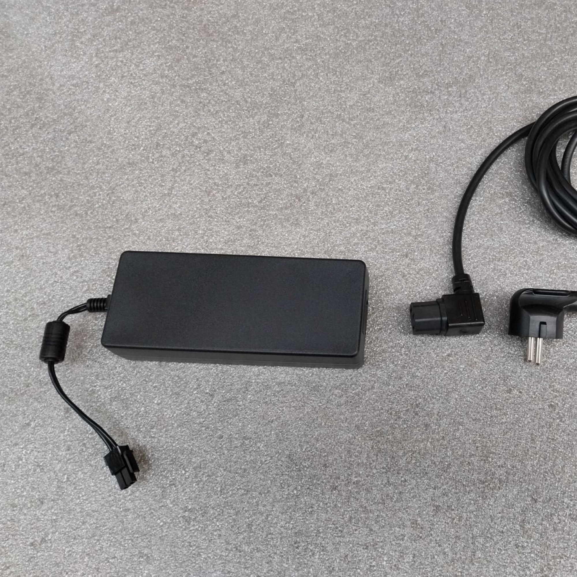 National Luna - 230V Adapter